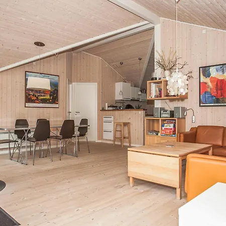 3 Bedroom Beautiful Home In Farevejle *